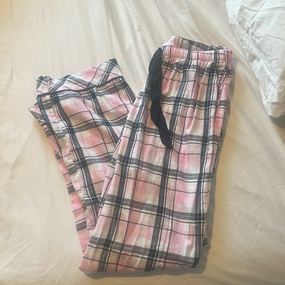 Victoria’s Secret Flannel Long Pajama Set - Picture 8 of 9